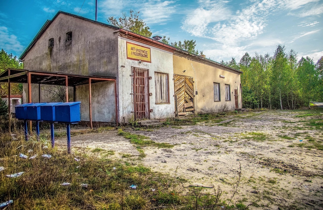 Borgo abbandonato con case a 1 euro, immerso nel silenzio e in fase di recupero.